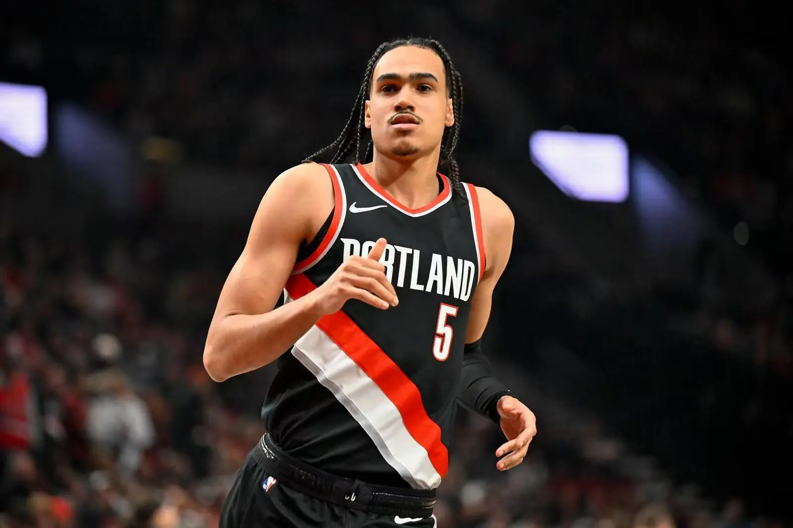 又没有球队, 此做出了亲