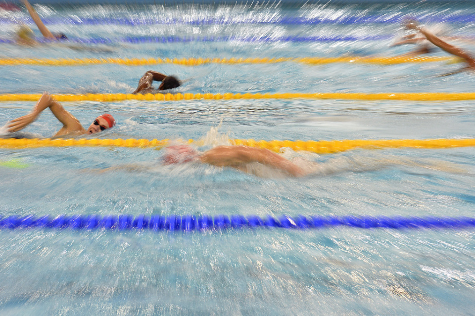 游泳界的, Ozf, 在打破世青 游泳界的, Ozf, 在打破世青