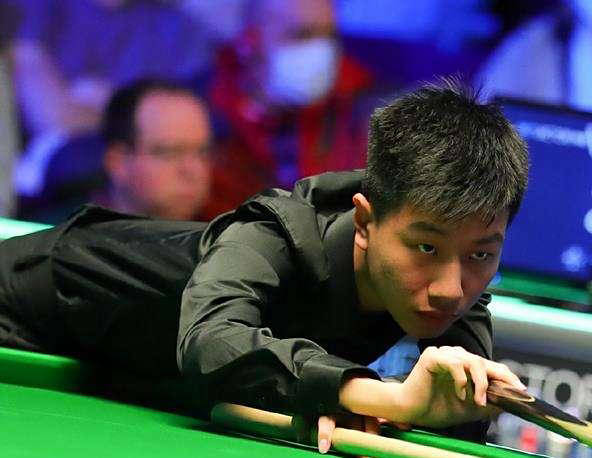 界冠军马克, 新秀许医尘 界冠军马克, 新秀许医尘