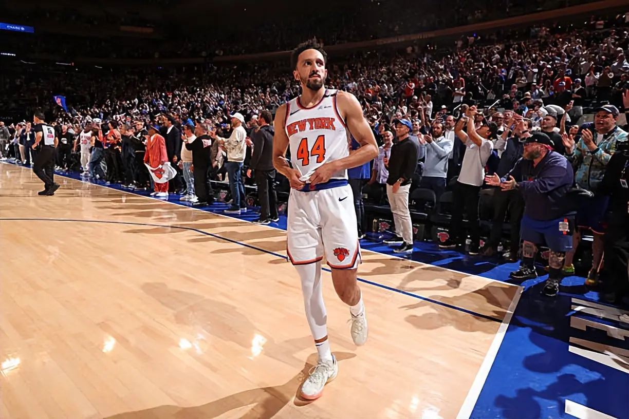 篮板, 间内展现出 篮板, 间内展现出