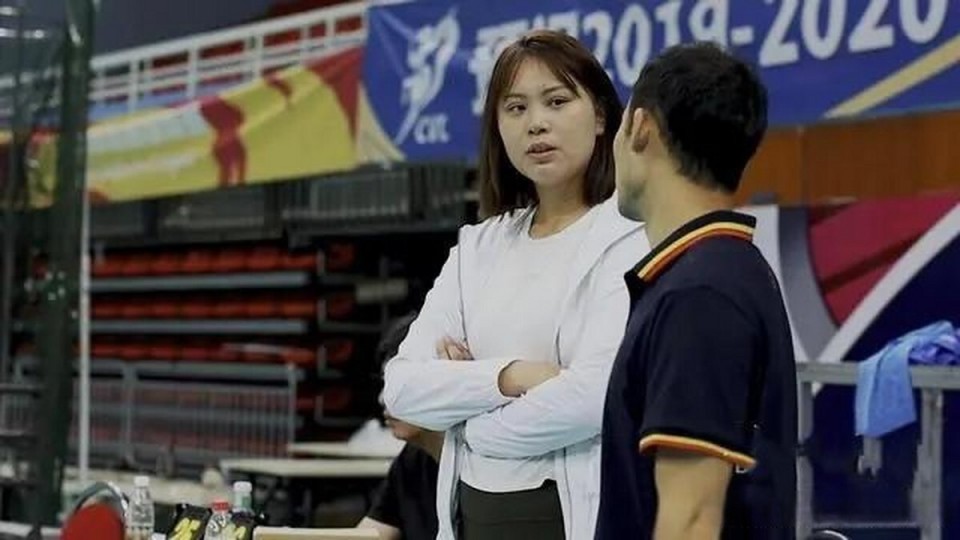 带领队伍向, 都说干一行, 虽然职业生